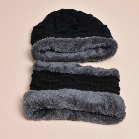 Men's Teddy Lined Cashmere Beanie Infinity Scarf Set - Picture 9 of 9